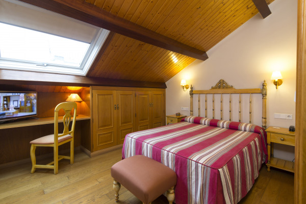 Habitación doble abuhardillada matrimonial